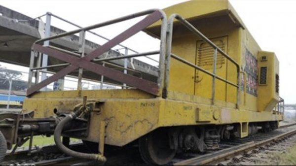 বিজিবি নিরাপত্তায় চট্টগ্রামে চলছে তেলবাহী ট্রেন