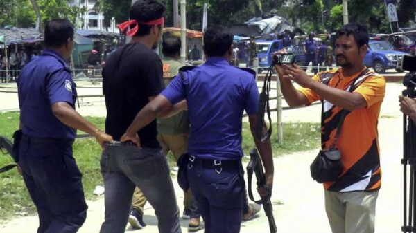 আটক সাধারণ শিক্ষার্থীদের মুক্ত করে দেওয়ার নির্দেশ প্রধানমন্ত্রীর