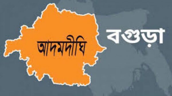 সান্তাহারে একদল ডাকাত কৃষকের গলায় ছোঁড়া ধরে ৩টি গরু লুট