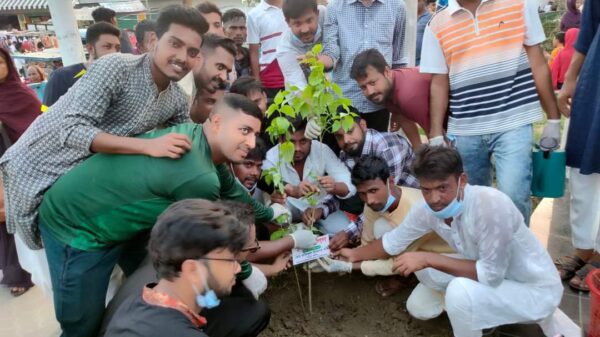 সবাইকে গাছ লাগানোর আহবান রাজশাহী মহানগর যুবদলের সদস্য সচিব রবি 