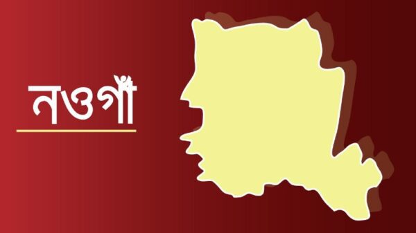 মহাদেবপুরে বিয়ের প্রলোভনে গৃহবধুকে ধর্ষণ বিয়ের দাবীতে প্রেমিকের বাড়িতে অনশন