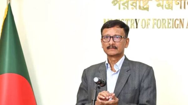 চীনের সঙ্গে সামরিক যোগাযোগ বাড়াতে চায় সরকার : পররাষ্ট্র উপদেষ্টা