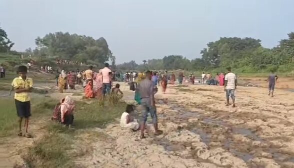 পাঁচবিবিতে ছোট যমুনা নদীতে কিশোর স্বাধীন নিখোঁজ