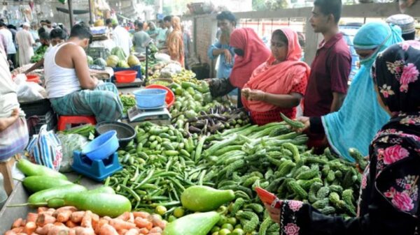 অধিকাংশ সবজির দাম ৮০ থেকে ১০০ টাকা