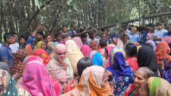 জয়পুরহাটে বাঁশঝাড় থেকে যুবকের ঝুলন্ত মরদেহ উদ্ধার করেছে পুলিশ