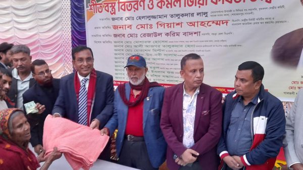 বগুড়া গাবতলীতে শহীদ জিয়ার দাদার বাড়িতে শীত বস্ত্র বিতরণ 