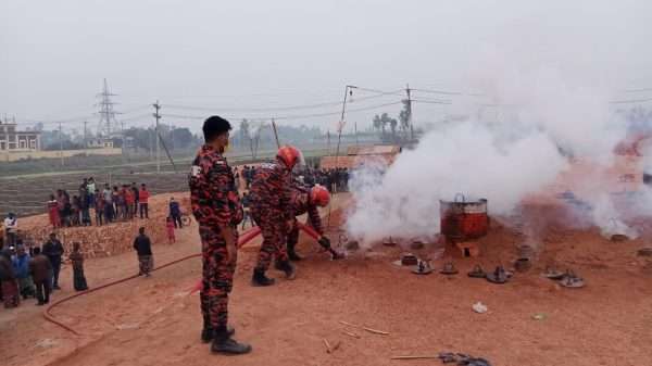 কুড়িগ্রামের আইন লঙ্ঘনের অপরাধে মোবাইল কোর্ট পরিচালনা করে ১ টি ইটভাটার কার্যক্রম সম্পূর্ণভাবে বন্ধ 