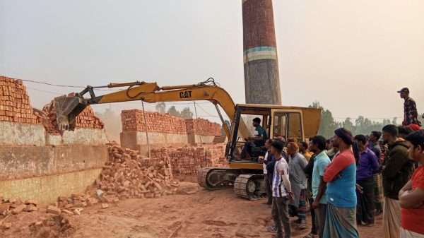 কুড়িগ্রামে ৫ টি ইটভাটায়র কার্যক্রম সম্পূর্ণভাবে বন্ধের ঘোষনা