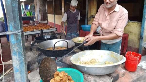 ইফতারে জনপ্রিয় হাফিজুরের মিহিদানা ও ছানার পোলাও