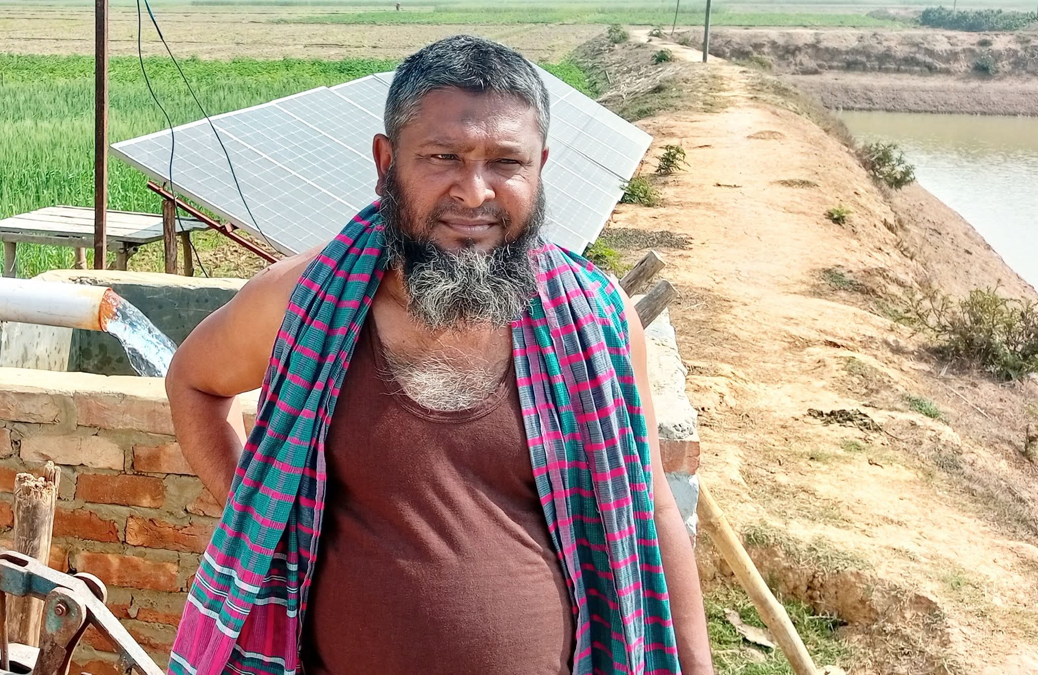 সোলার প্যানেল স্থাপন করেও বিদ্যুৎ সংকটে বিপর্যস্ত চাষি, পানির অভাবে হুমকিতে মাছ ও আলু চাষ