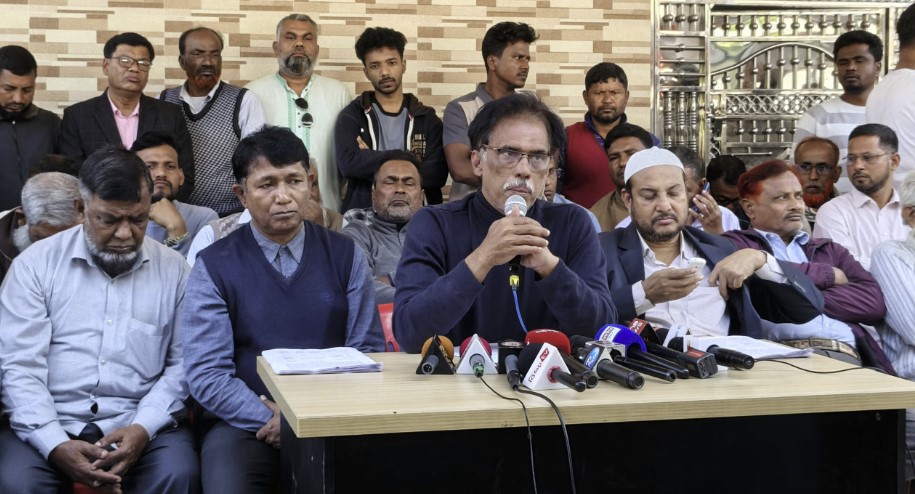 নাটোরে নেতাকর্মীদের ওপর হামলা-মামলার প্রতিবাদে সংবাদ সম্মেলন