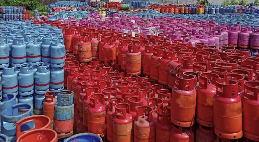 এলপি গ্যাসে ২০ শতাংশ ভ্যাট কমাল সরকার: কমবে দাম