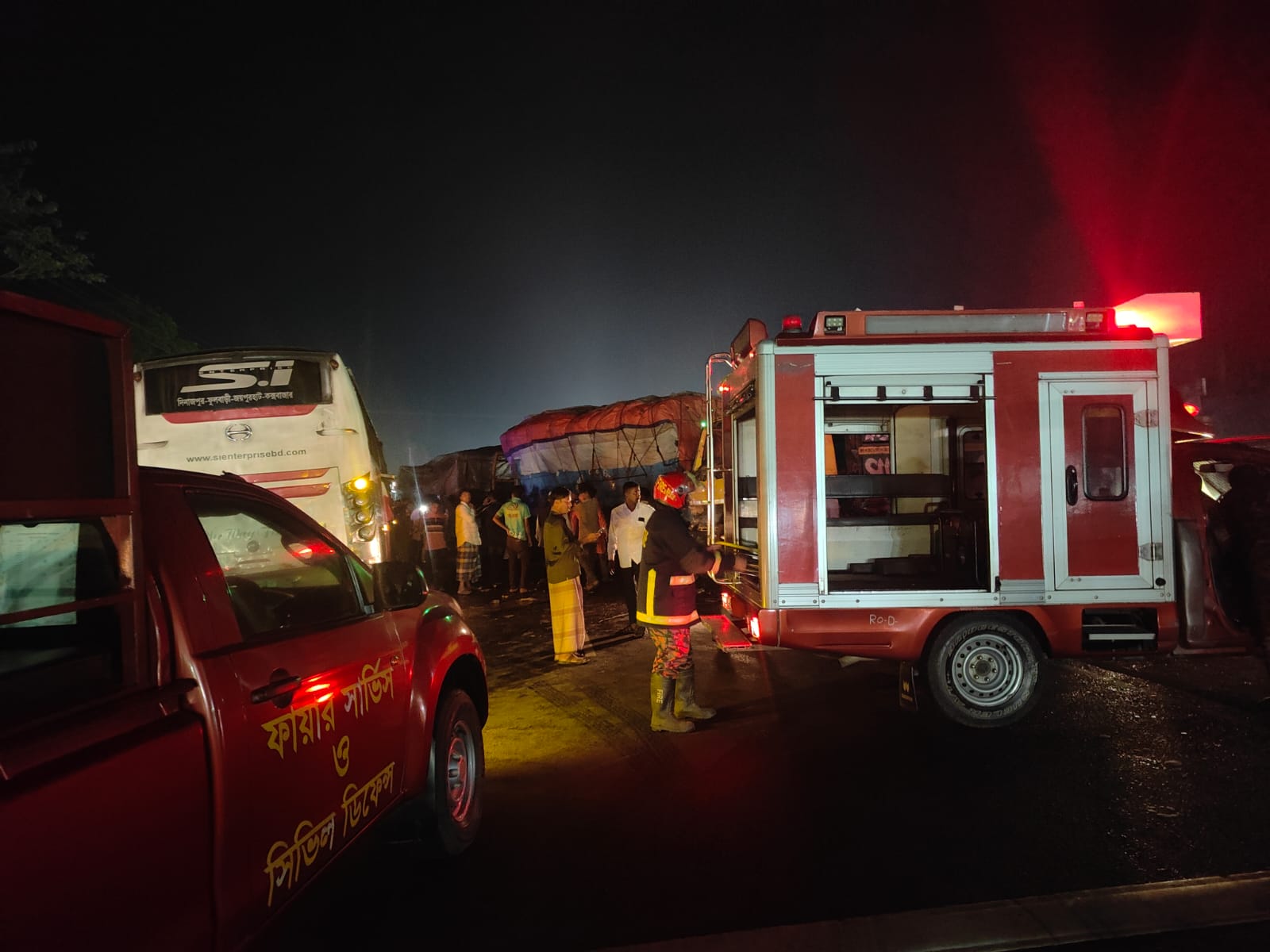 ইউটার্নে দুর্ঘটনা, শেরপুরে চার যানবাহনের সংঘর্ষে গুরুতর আহত কয়েকজন