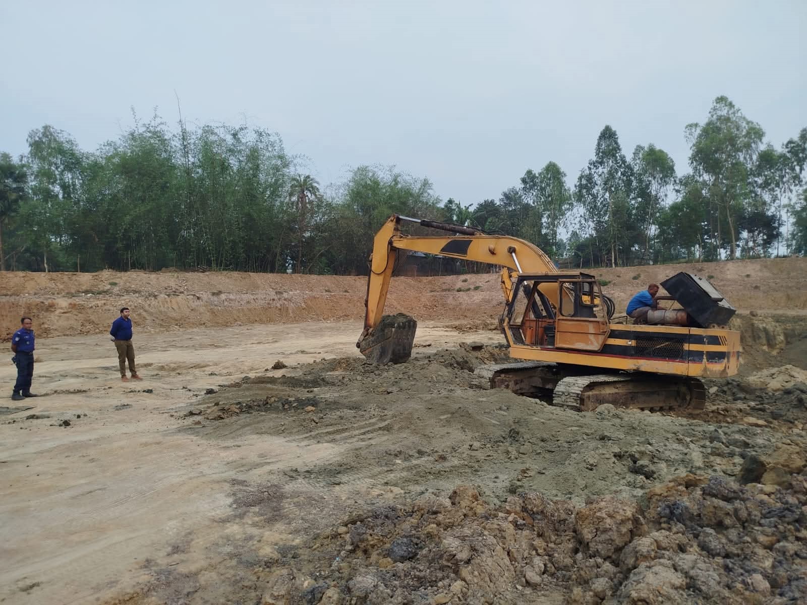 অবৈধ মাটি কাটায় অভিযান, শেরপুরে তিনজনের কারাদণ্ড