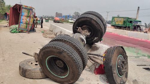ঢাকা-বগুড়া মহাসড়কে ডিভাইডার ও সাইড লেনের ত্রুটিতে প্রাণহানি বাড়ছে