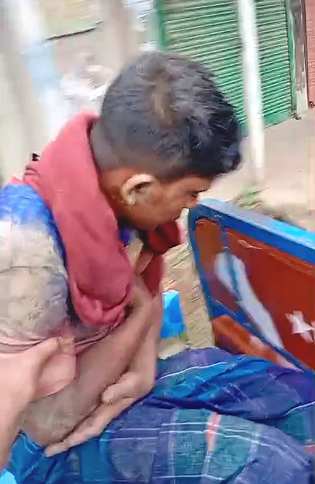 শেরপুরে নেশাজাতীয় দ্রব্য খাইয়ে মারধর, অটোভ্যান ছিনতাই