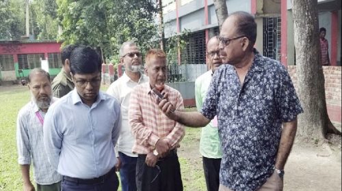 দৈনিক চাঁদনী বাজার ও জনবানীতে সংবাদ প্রকাশের পর ছোনকা স্কুল পরিদর্শনে সাংসদ গোলাম মোঃ সিরাজ