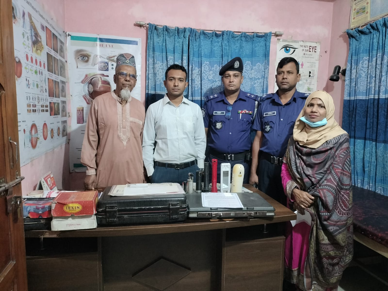 ভুয়া চক্ষু বিশেষজ্ঞের বিরুদ্ধে ভোক্তার অভিযান, জরিমানা এক লাখ টাকা
