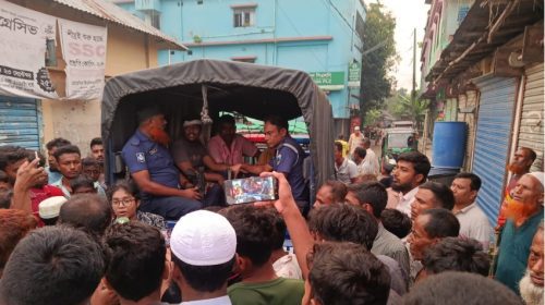 শেরপুরে বিএনপি নেতাদের তৎপরতায় অভিযান চালিয়ে মাদকসহ আটক ৩, পুলিশে হস্তান্তর