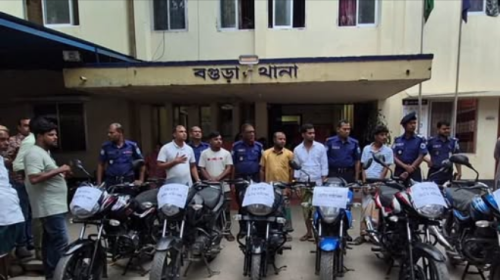 বগুড়ায় চোরাই মোটরসাইকেলের নেটওয়ার্ক ভেঙেছে পুলিশ, উদ্ধার ৬টি বাইক