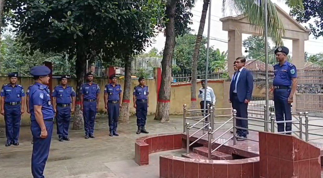 খাল খননসহ শেরপুরে বিভিন্ন উন্নয়ন কার্যক্রম পরিদর্শনে জেলা প্রশাসক
