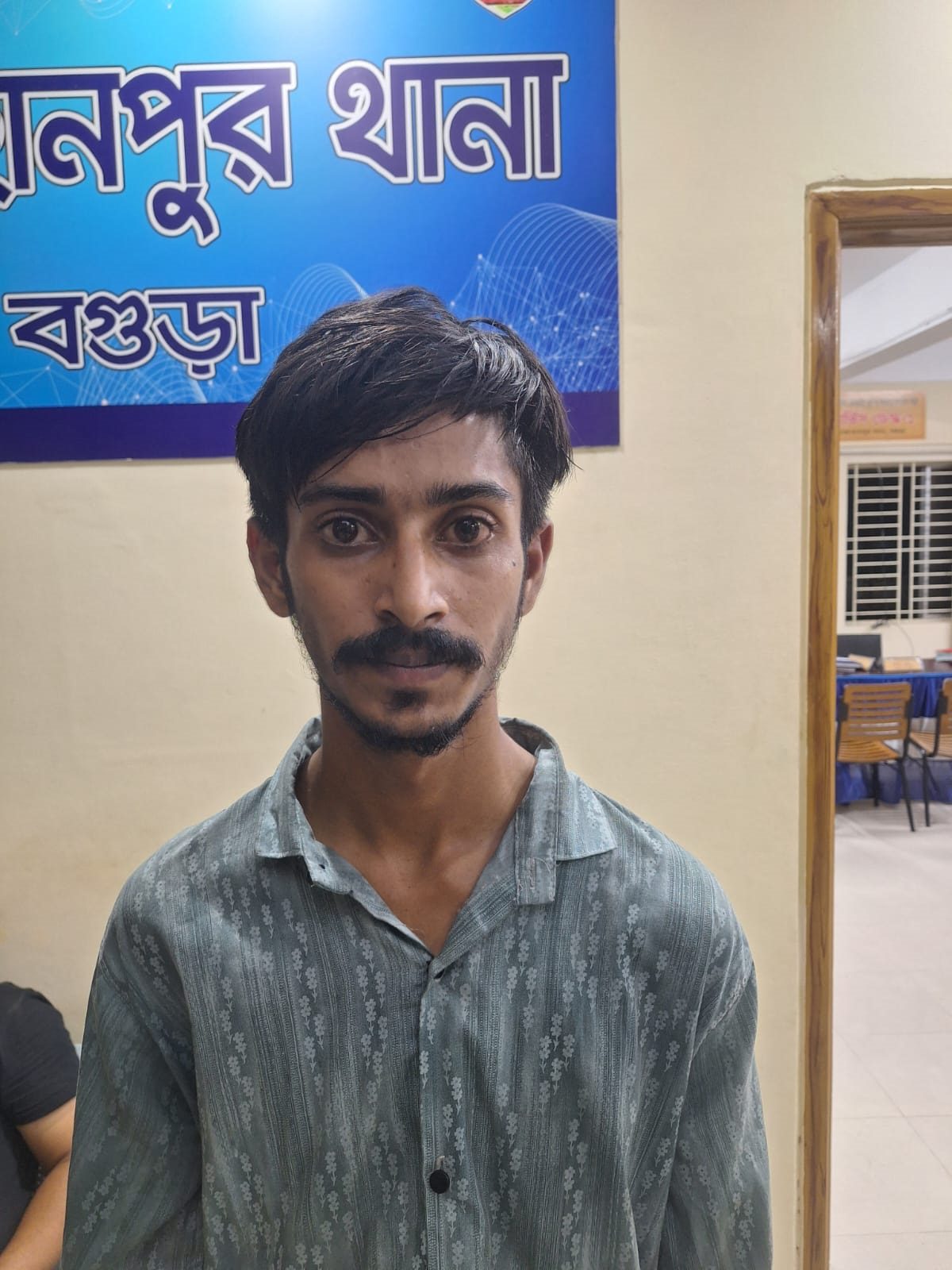 ছিনতাই করা মোটরসাইকেলেই ডাকাতির চেষ্টা, শেরপুরের যুবক গ্রেপ্তার