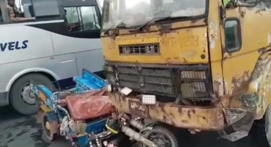 মহাসড়কে উল্টোপথে দ্রুতগতির ট্রাক, শেরপুরে সংঘর্ষে নিহত ১, আহত ৩