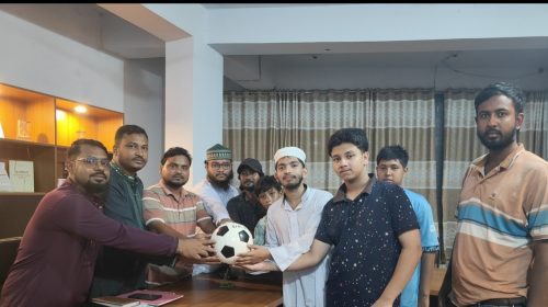 কিশোরদের মাদক-গেমের আসক্তি ঠেকাতে, ‘এসো গড়ি নতুন দেশ’-এর ফুটবল বিতরণ