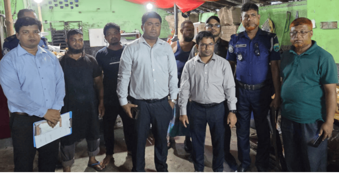 নষ্ট ডিমে কেক তৈরি, বগুড়ায় কারখানায় ৩৫ হাজার টাকা জরিমানা