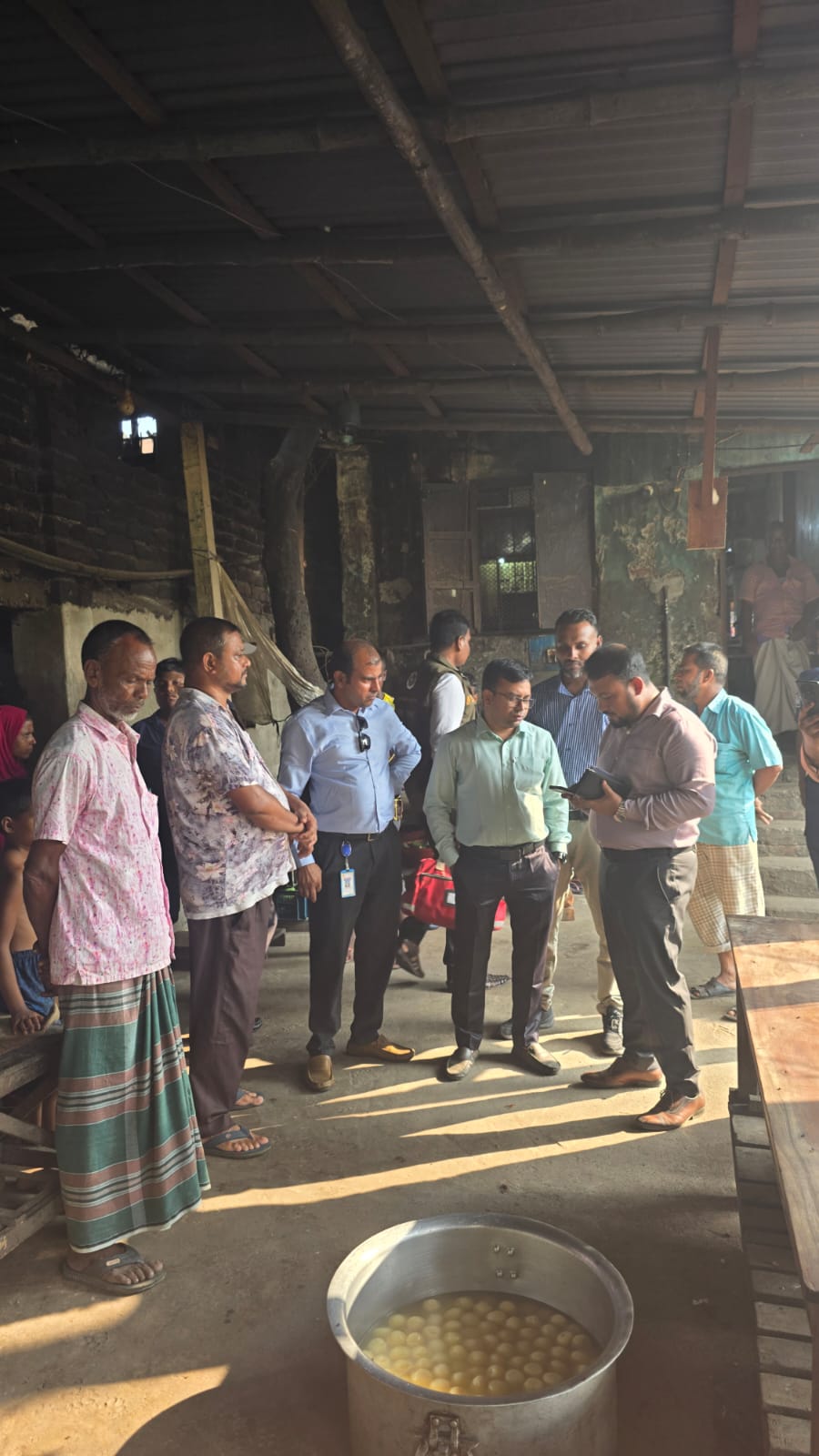 বগুড়ায় মিষ্টিতে নিষিদ্ধ রাসায়নিক ও শিল্প লবণ, ৫০ কেজি মিষ্টি ধ্বংস ও জরিমানা