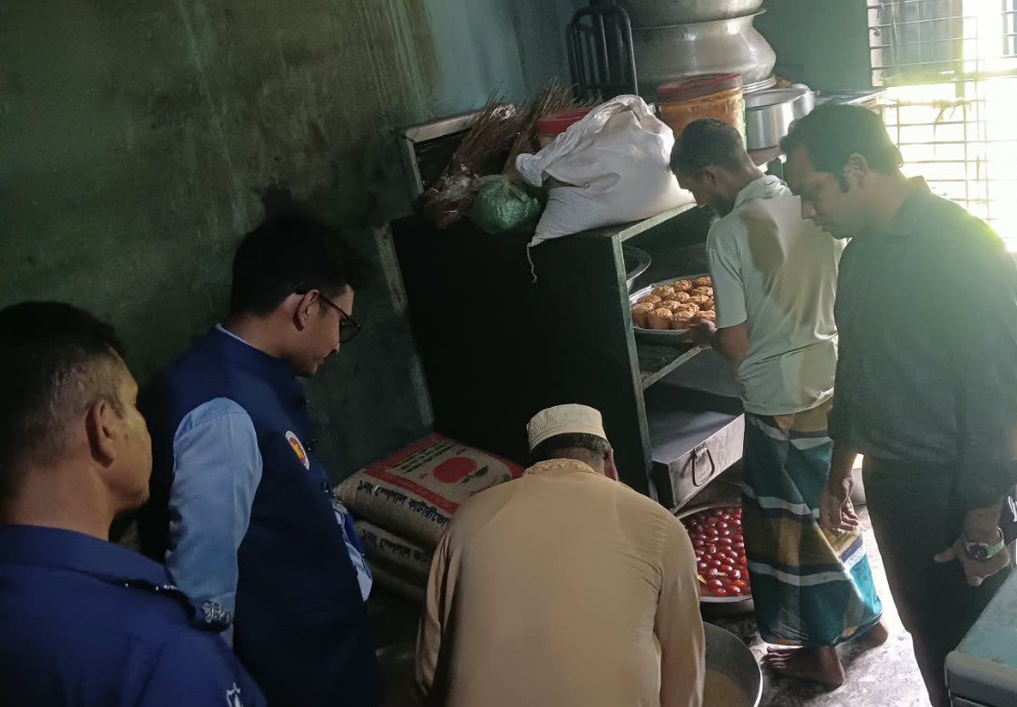 দুপচাঁচিয়ায় বিএসটিআইয়ের অভিযান, দুই প্রতিষ্ঠানকে ৯৫ হাজার টাকা জরিমানা