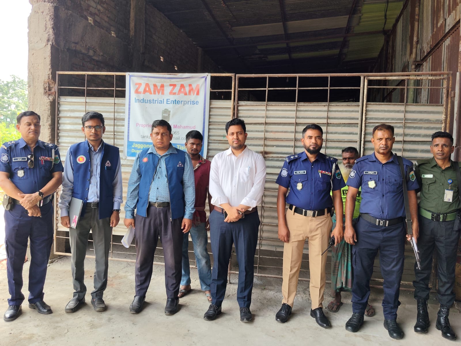 দুপচাঁচিয়ায় ফিলিং স্টেশন ও পানির ট্যাংক কারখানায় জরিমানা