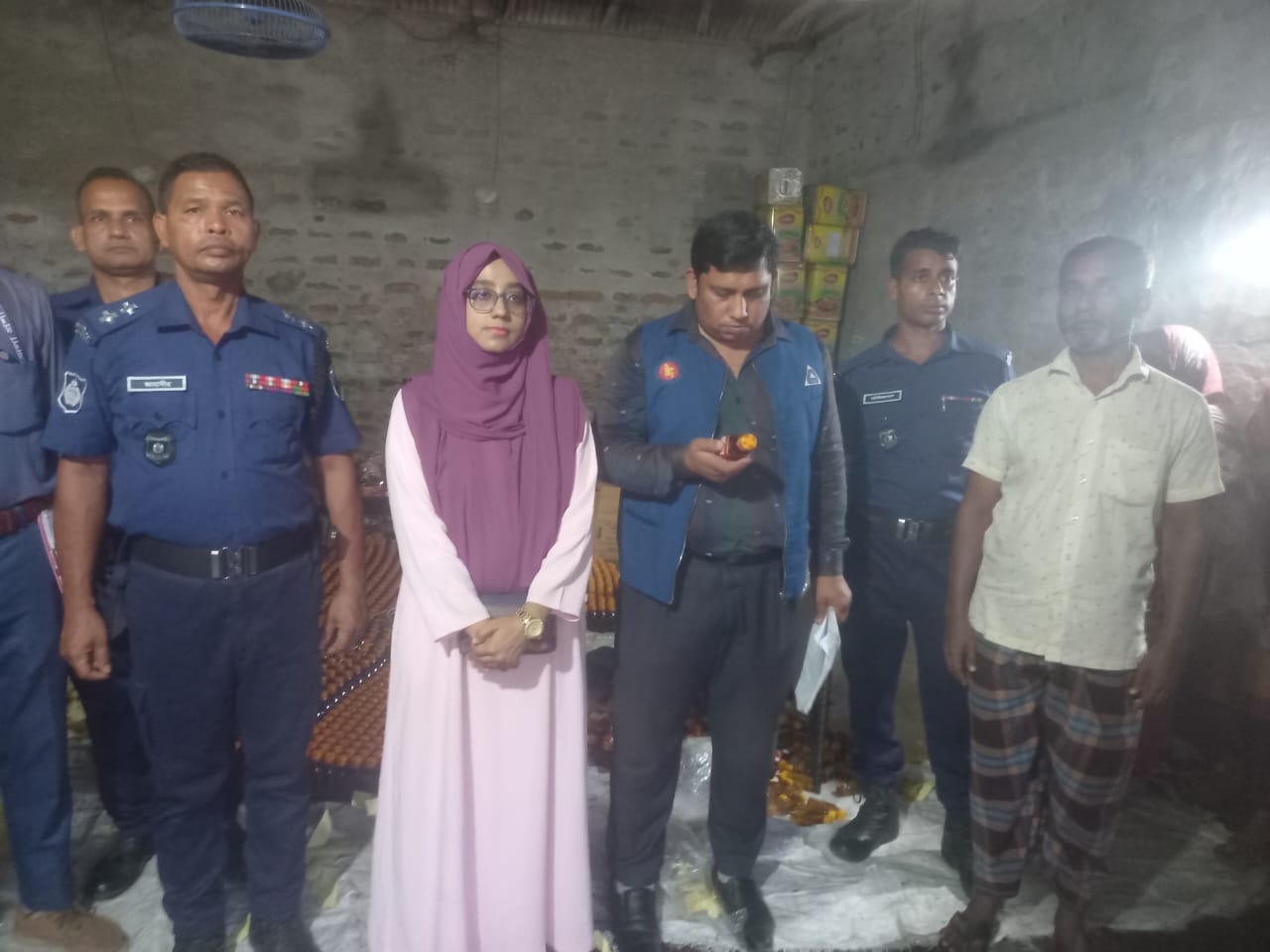 নওগাঁয় বিএসটিআইয়ের অভিযানে সরিষার তেল উৎপাদনকারী প্রতিষ্ঠানকে ১০ হাজার টাকা জরিমানা